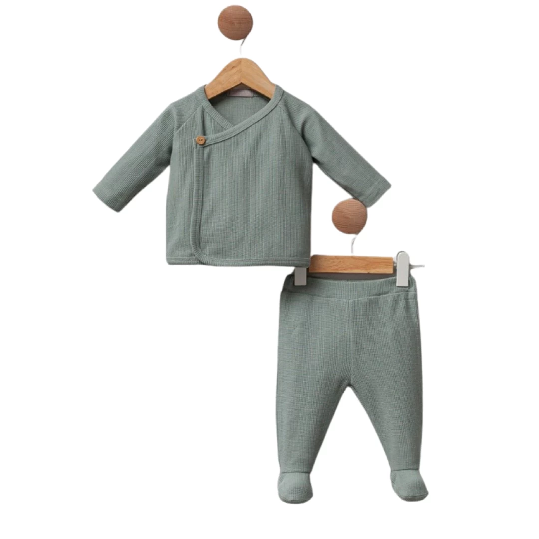 Green baby boy set