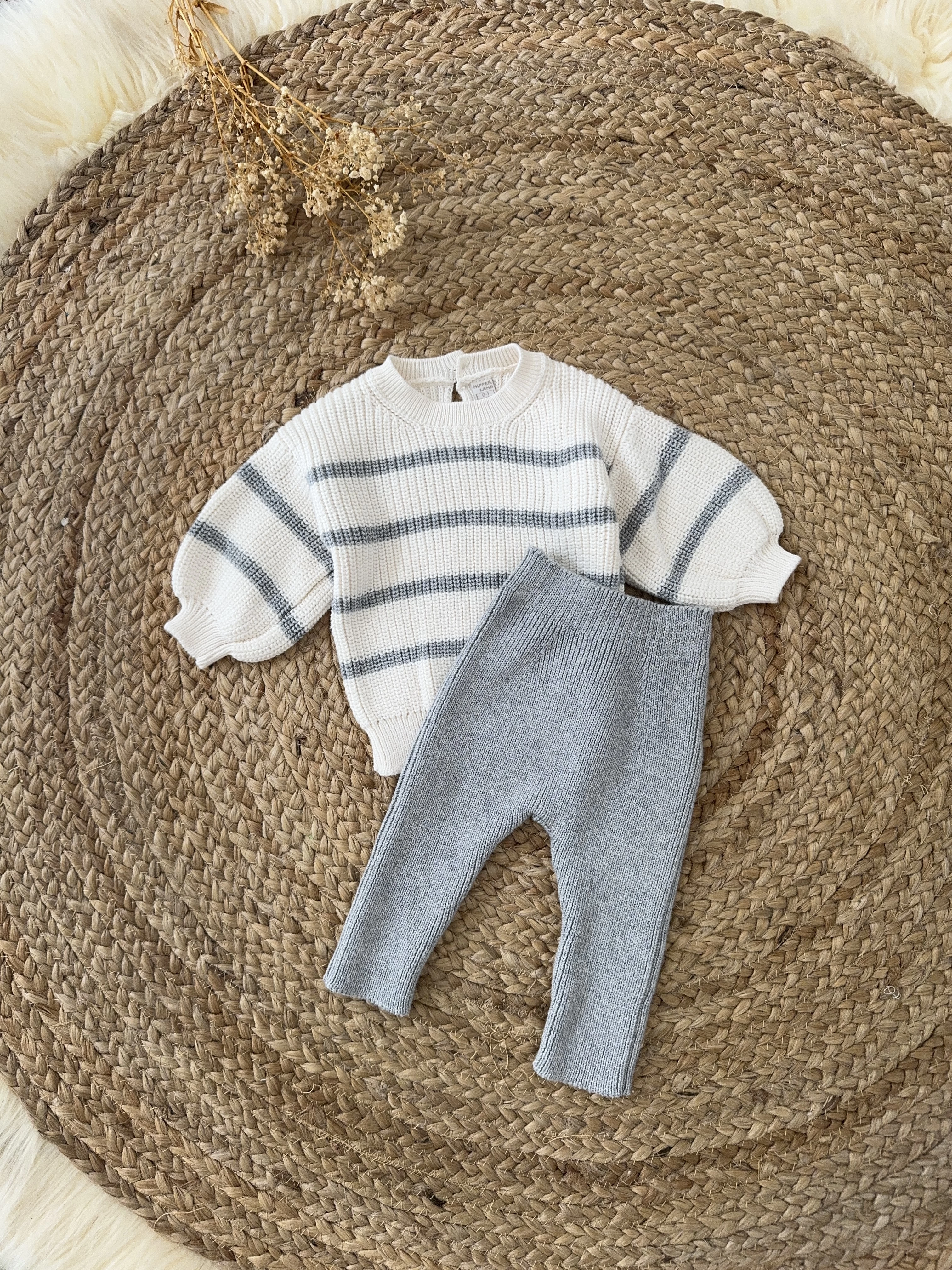 Striped wool set