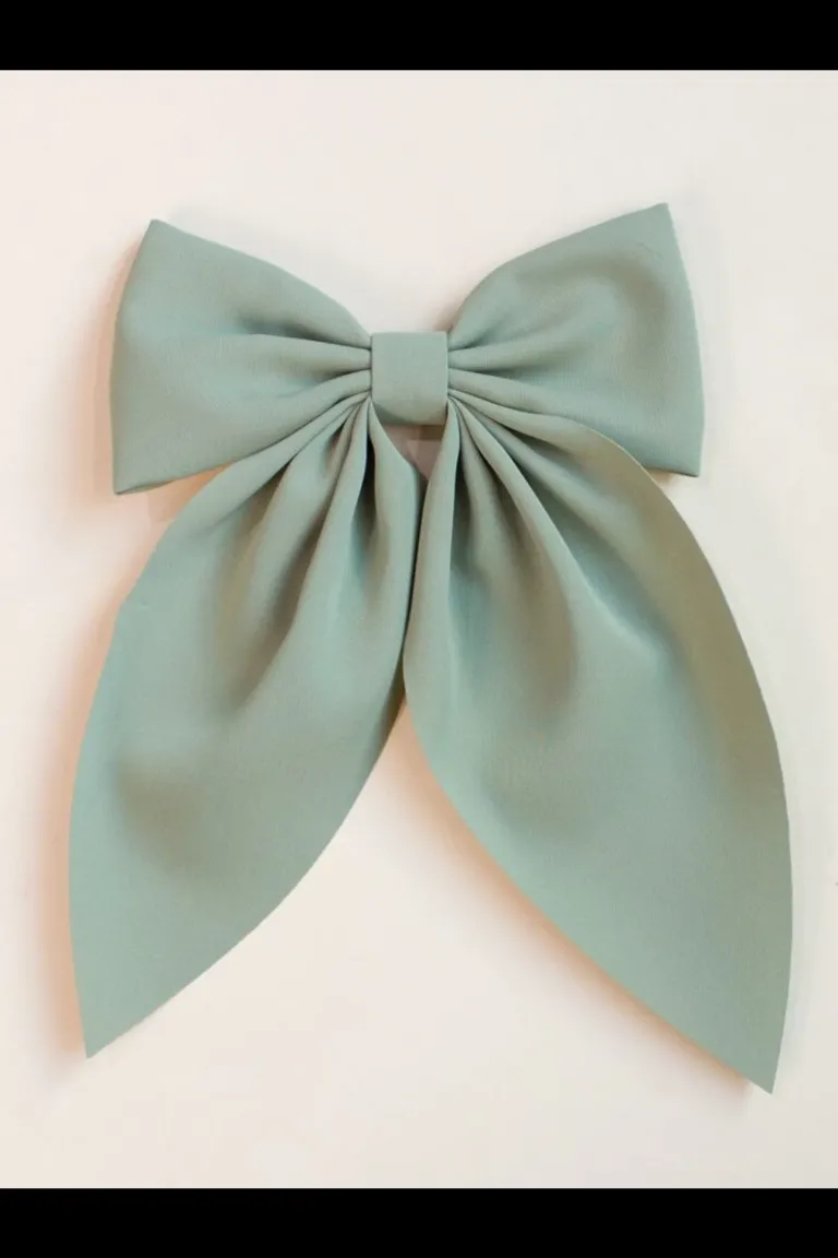 Green bow