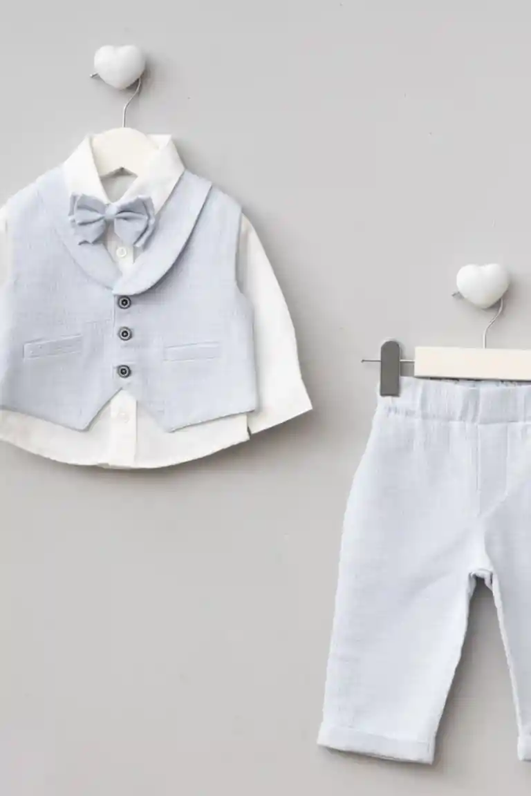 Zain’s light blue set
