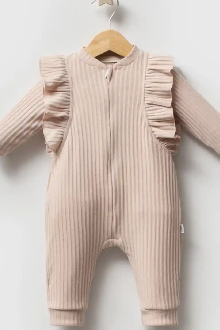 Leen’s pink overall